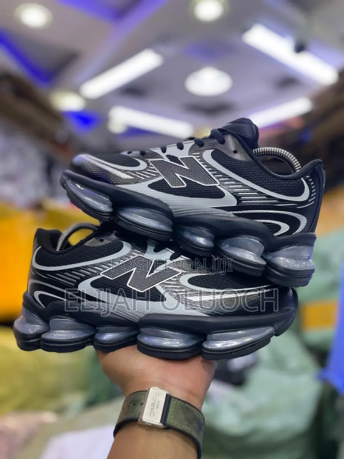 New Balance 2000. Black Grey