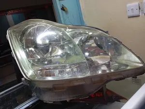 Crown 2006 Headlight Xenon