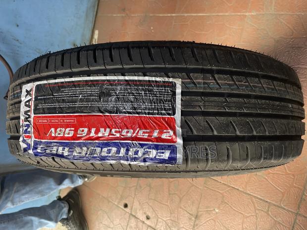 215/65r16 Vinmax Tires - main view