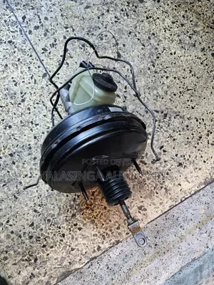 Prado 95 ,Landcruiser 79 Brake Booster