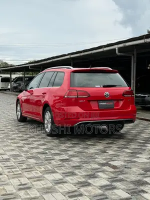 Volkswagen Golf Variant 2018 Red