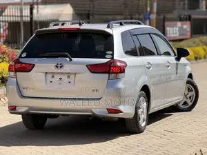 Toyota Corolla Fielder 2018 Silver