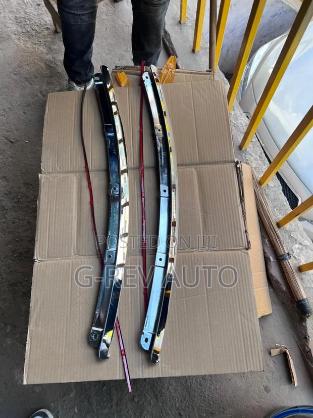 Premio 240 Bonnet Chrome.