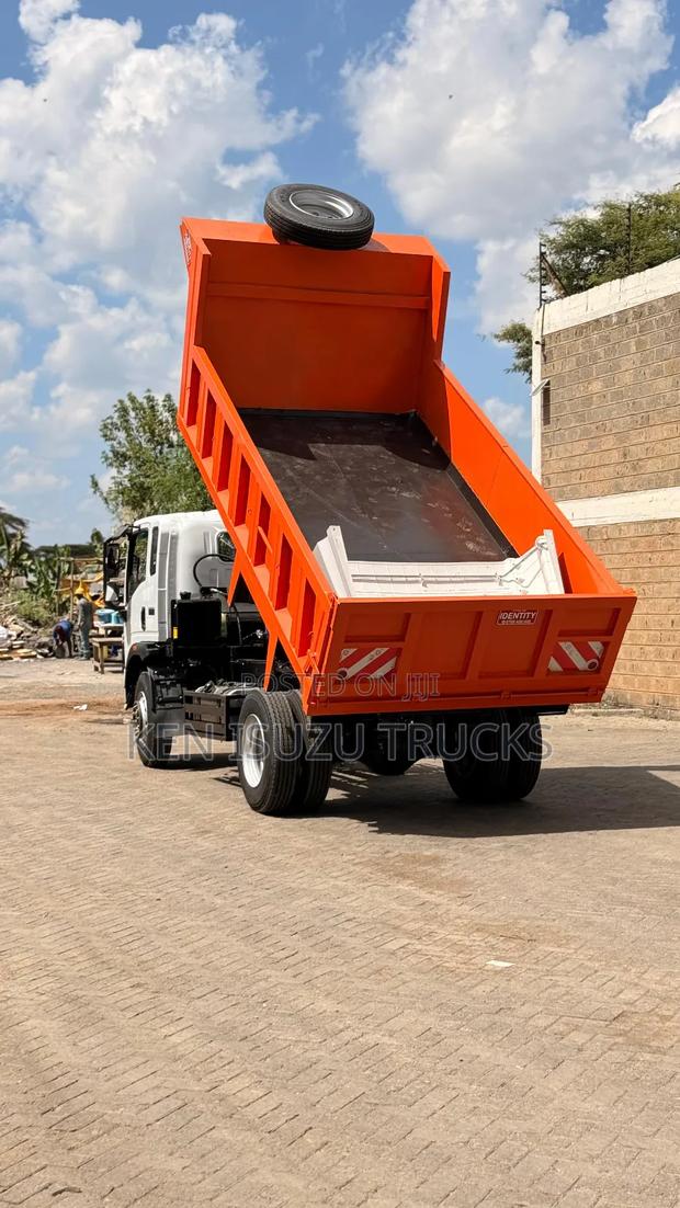 Sinotruk 2026 White - thumbnail 4