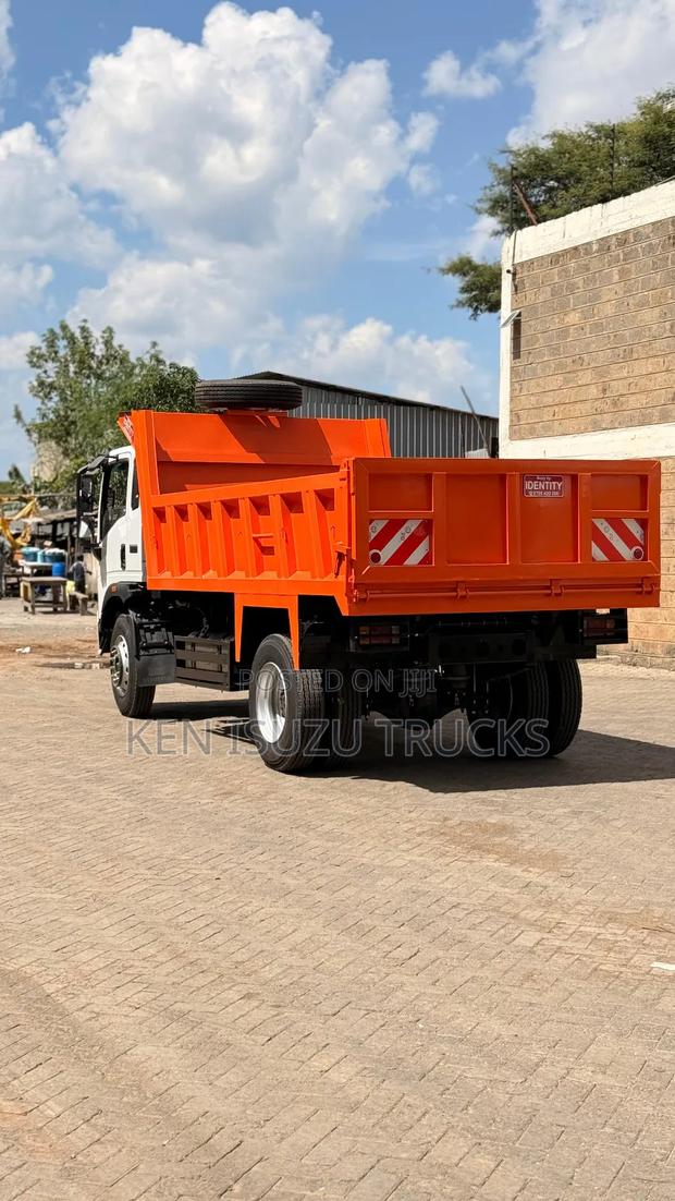 Sinotruk 2026 White - thumbnail 7