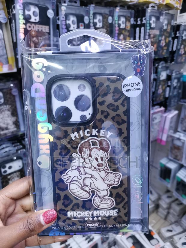 Carcasas iPhone 16 Pro Max Official Disney Mickey Hard Amor Case - main view