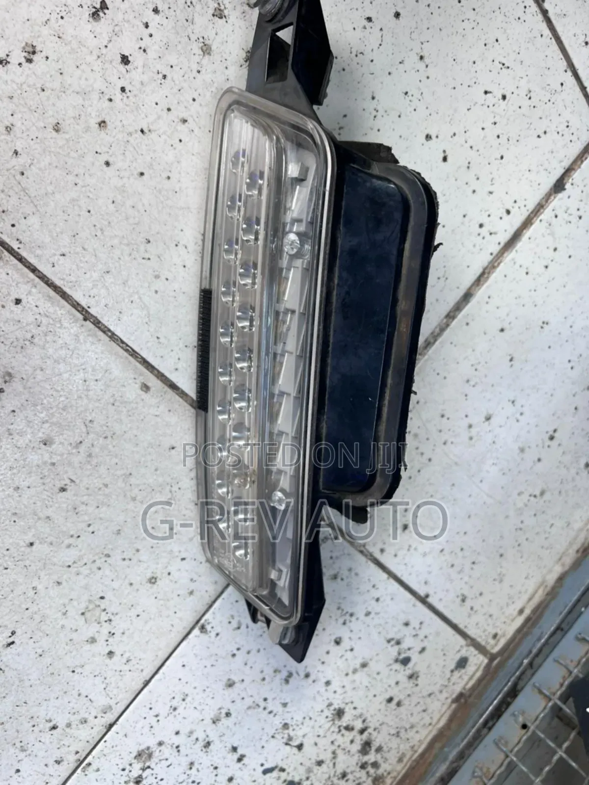 Subaru  Legacy/Outback   Bp9  Rear Boot Reflector