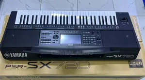 Yamaha PSR Sx 720 Keyboard