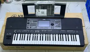 Yamaha PSR Sx 720 Keyboard