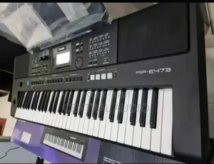 Yamaha PSR E473