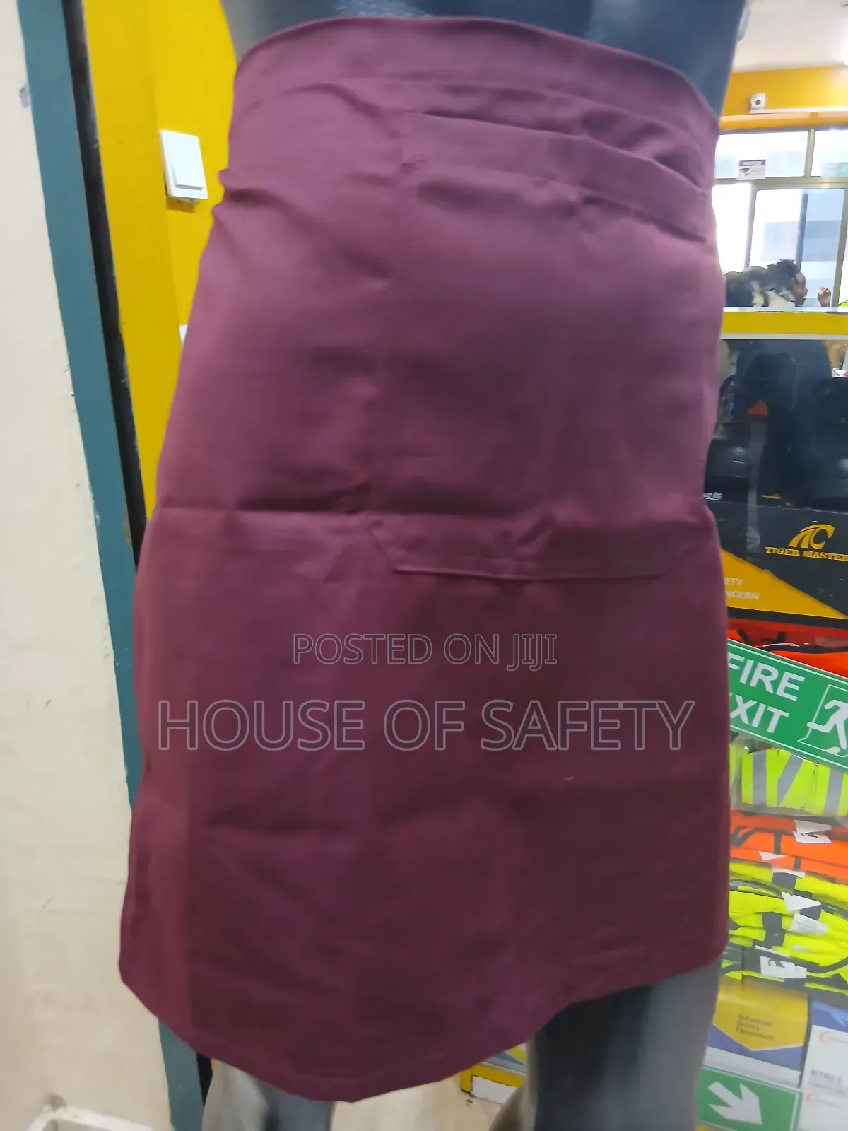 Waist Down Coverage Aprons