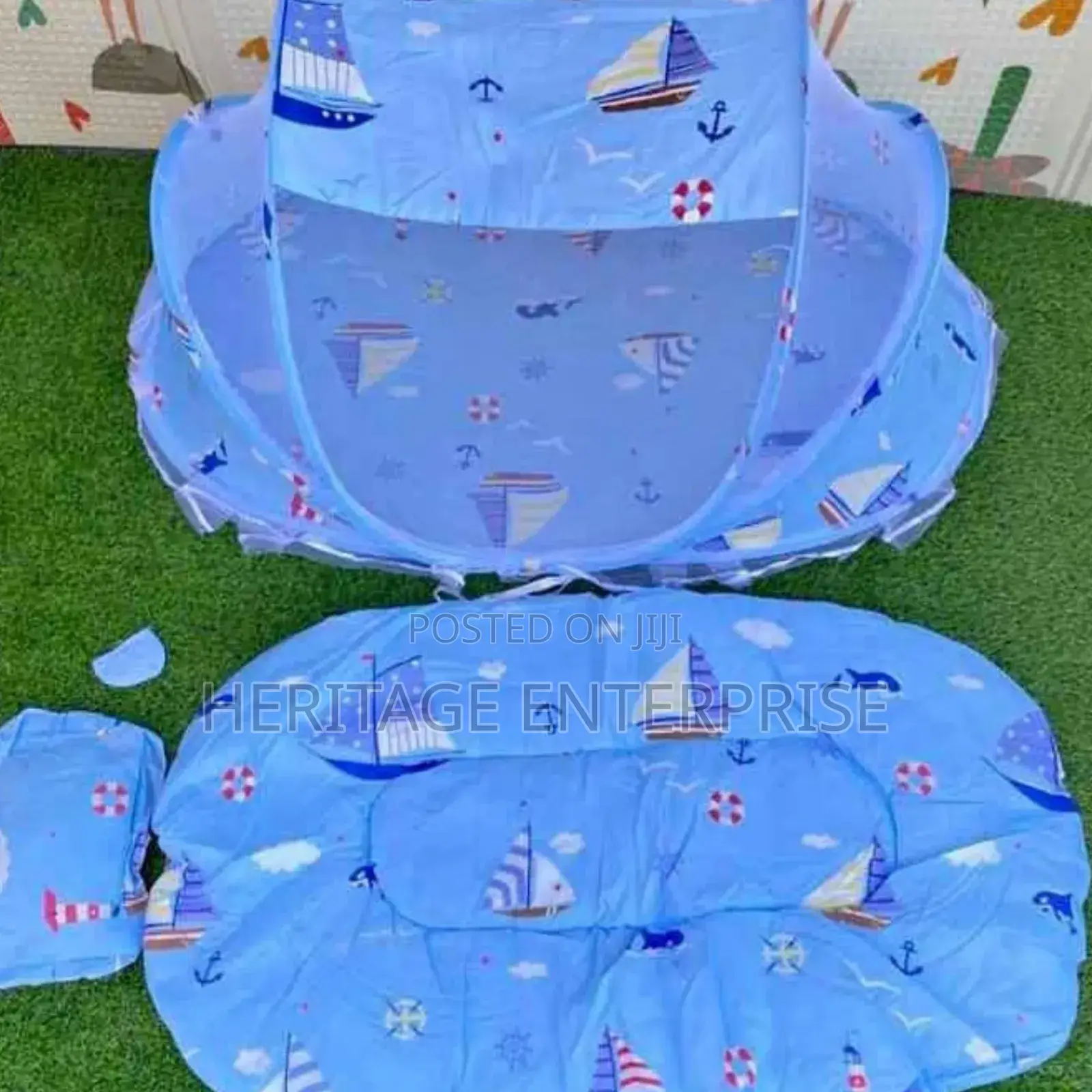 Baby Nest  
With A Sleeping Pad.