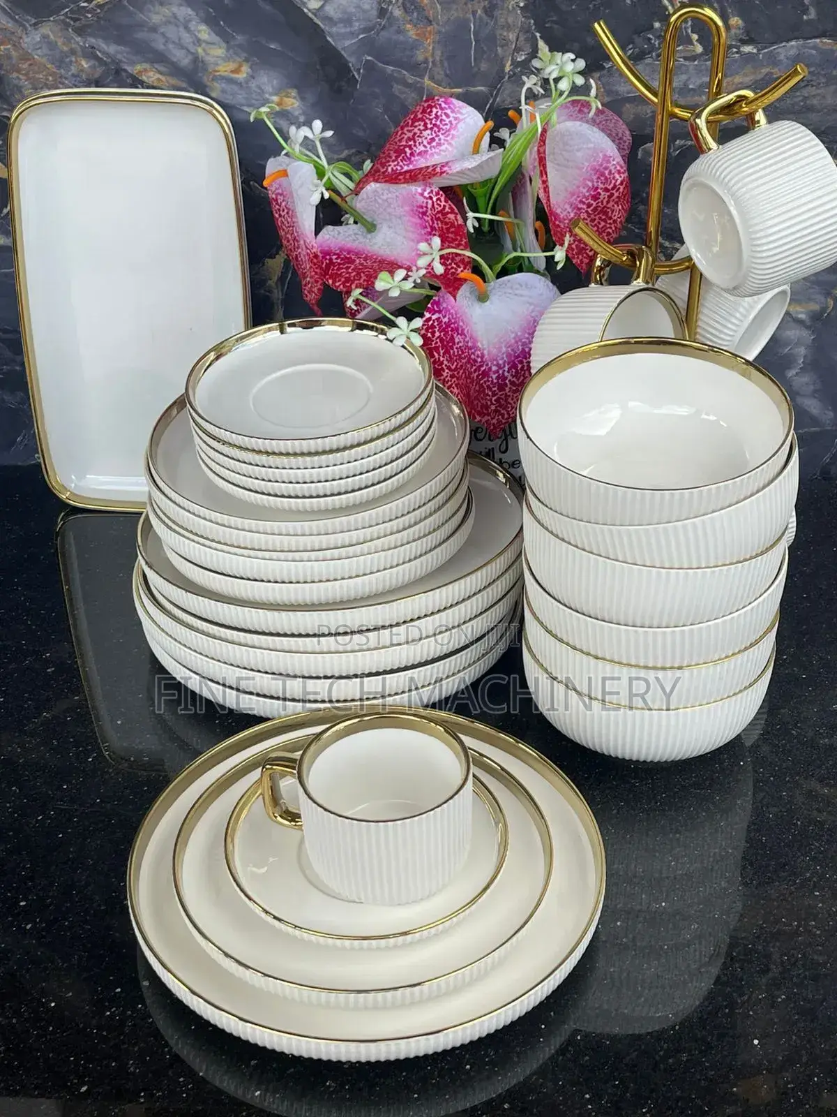 32 Piece Gold Realm Ceramic Dinner Set