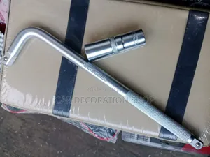 17mm Chrome Vanadium Box Spanner With Handle