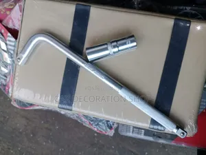 Different Socket Wrench Sizes With Handles (17/19/21mm