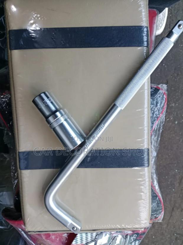 2in1 Chrome Vanadium Socket 21mm Complete With L Handle - main view