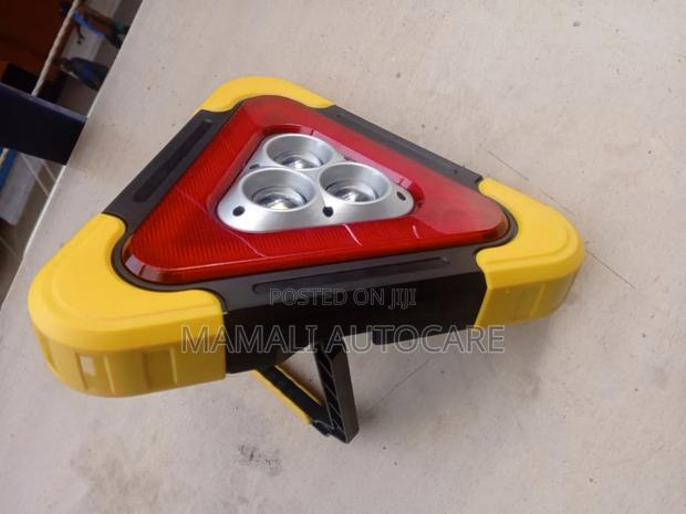 Led Solar Emergency Triangle Light – Outdoor Safety - main view