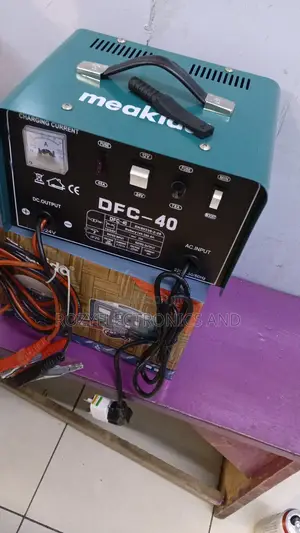 Good Quality Battery Charger 12/24