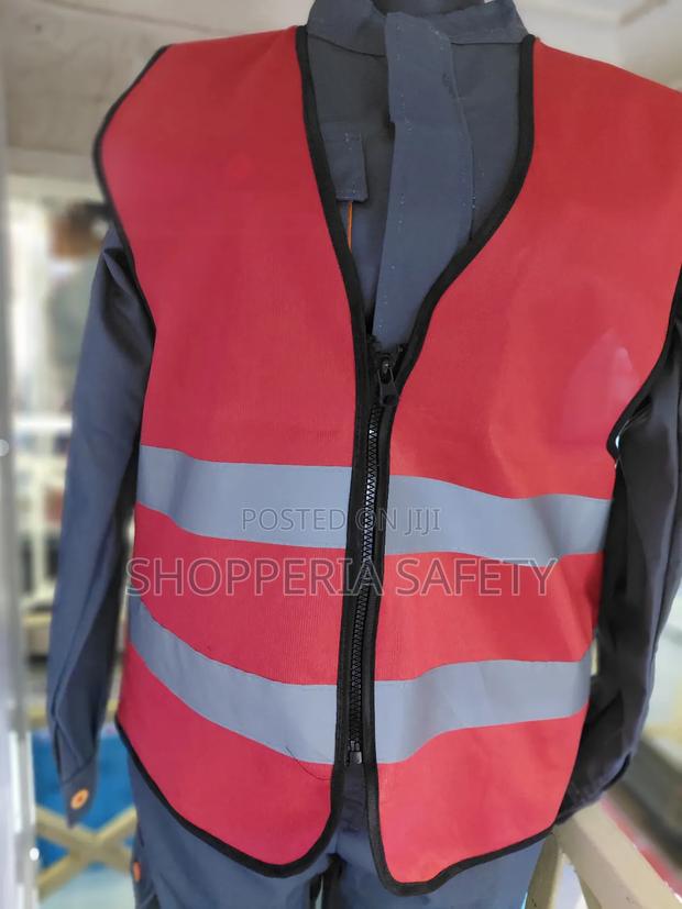 Red Generic Reflector With Zip - main view