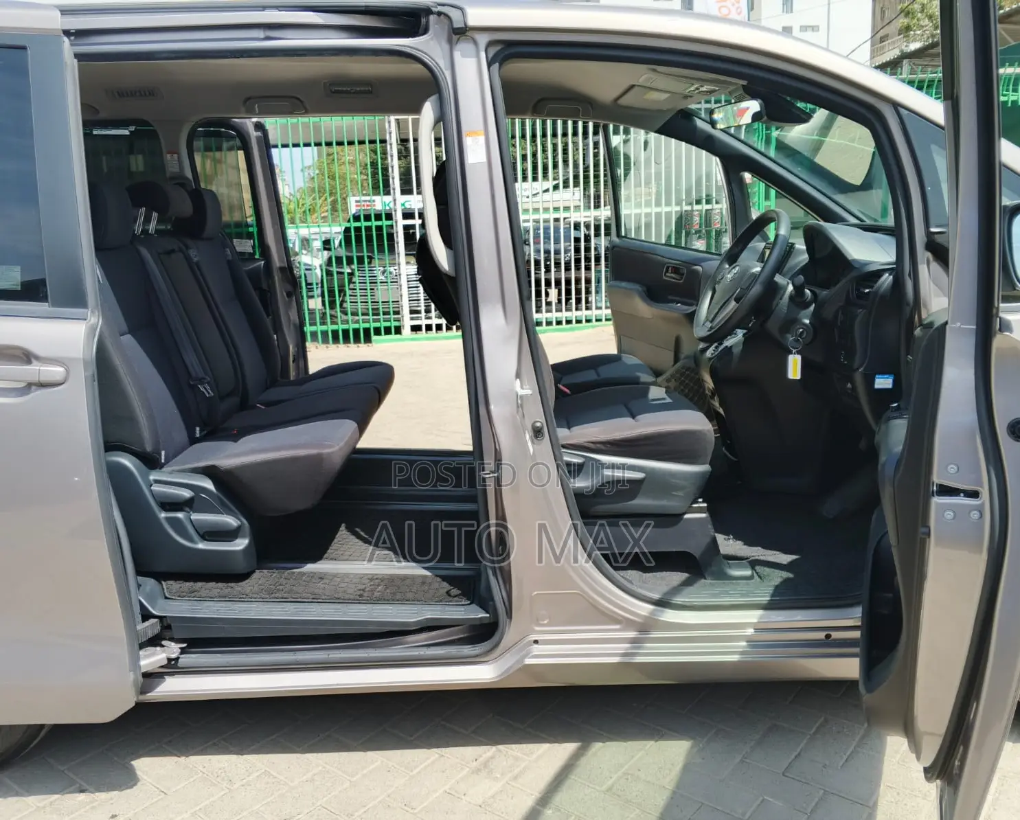 Toyota Noah 2019 Brown