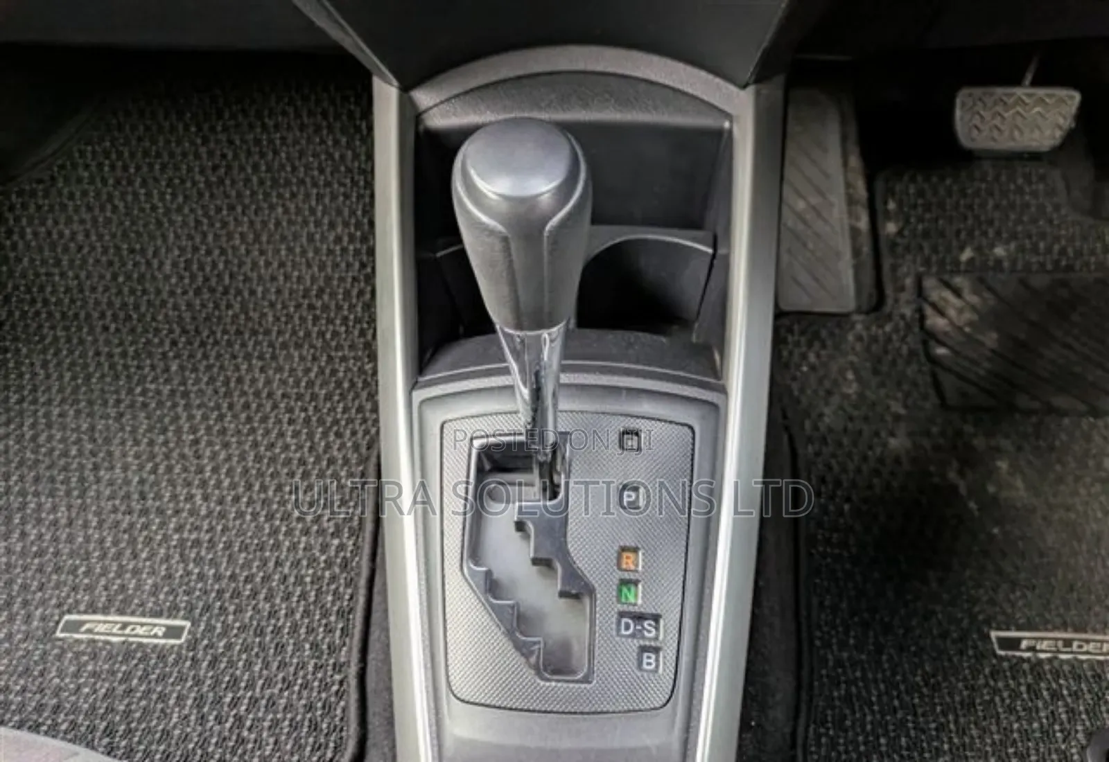 Toyota Corolla Fielder 2018 White