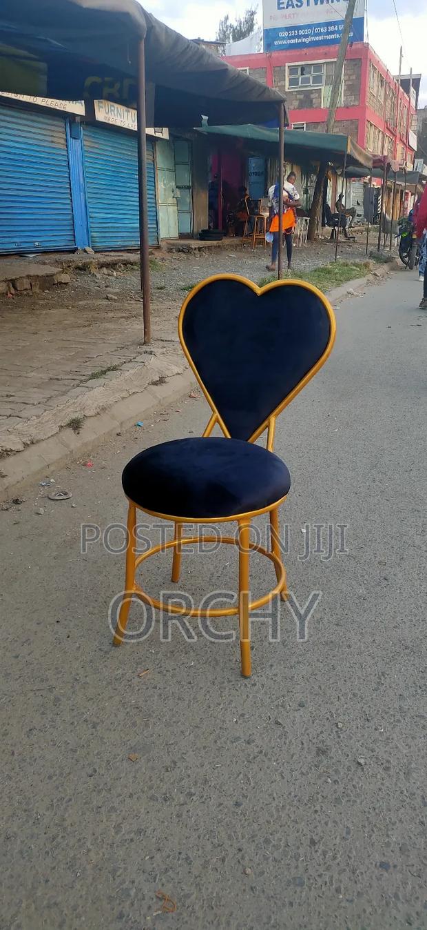 Makes Chair/ Manicure Seat - main view