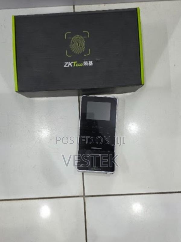 F22 Biometric Time Attendance Access Control - main view