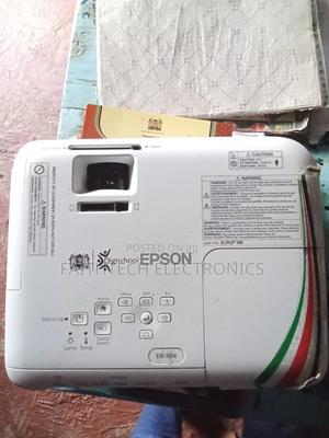 Epson Eb X04- Education Projector for Staff Students - thumbnail 2