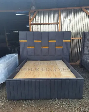 Buttoned Panel Bed Size 5 by 6