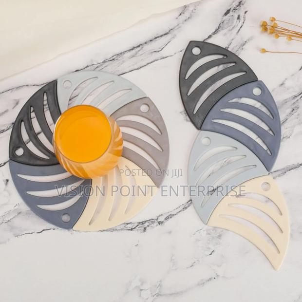 5 Pieces Fish Shaped Silicone Coasters