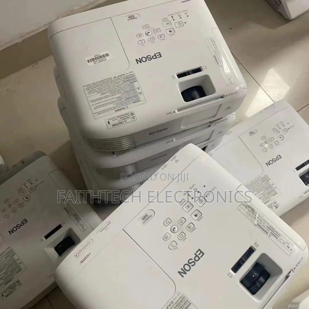 Epson Projector --Teacher-Friendly Projector for Daily Lessons - thumbnail 2