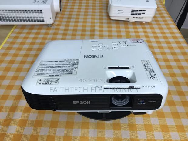 Projector for School Presentations Lessons - thumbnail 2