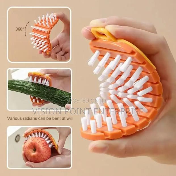 Flexible Vegetable Cleaning Brush - main view