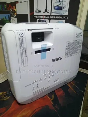 Classroom Viewing School Projector – Clear Sharp