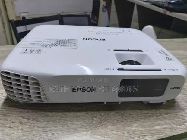 Education Display Projector --Epson Refurbished Projectors