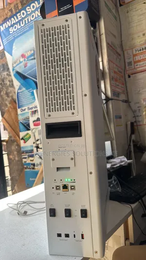 3kw 2.56kwh Srne All in One Hybrid Inverter