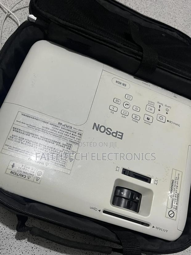 Education Display Projector --Epson Refurbished Projectors - thumbnail 3