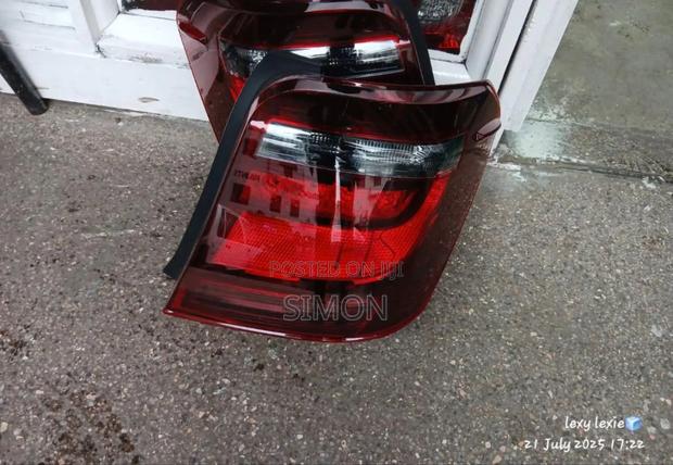 Toyota Corolla Axio Taillight - main view