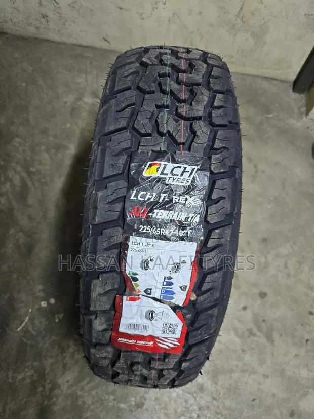 225/65r17 Lch Tyre A/T