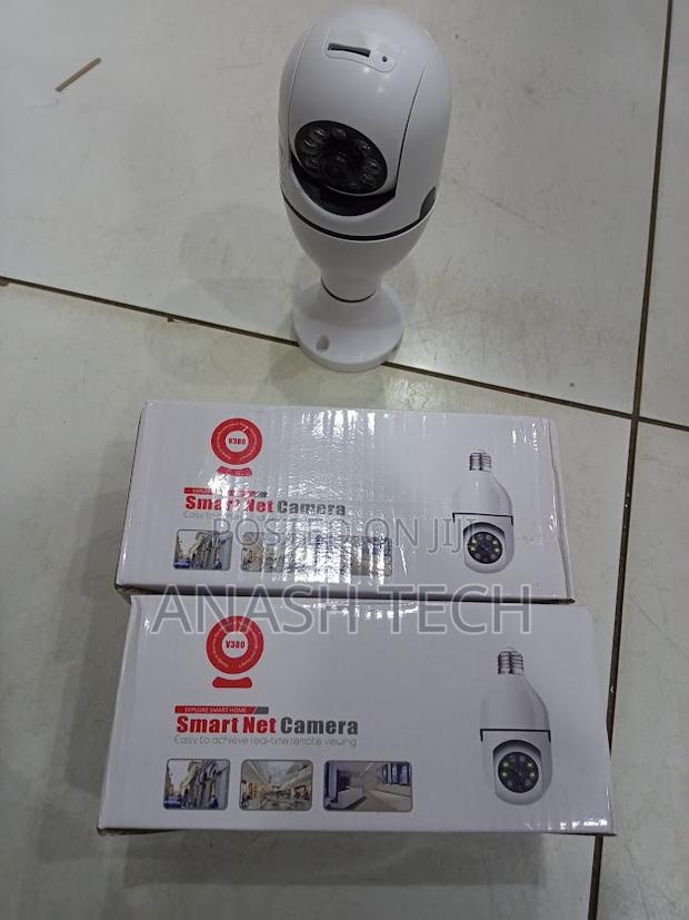 Indoor Wifi Camera With Live View and Cloud Backup - main view