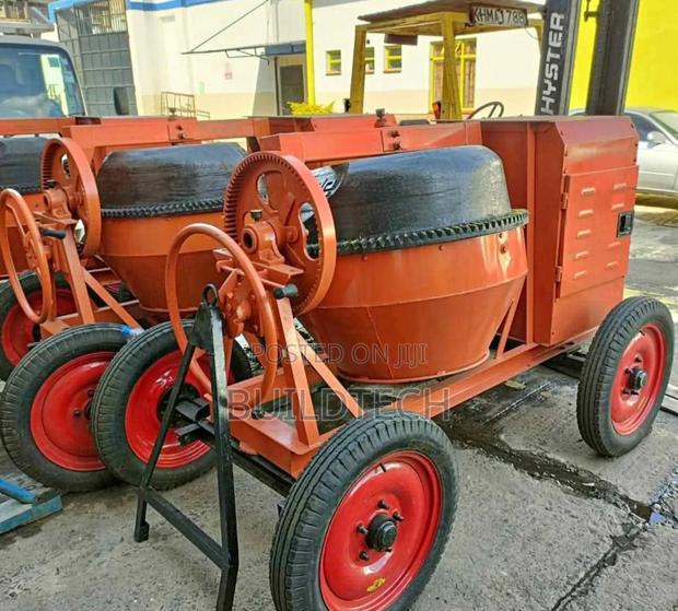 Construction Site Titan Concrete Mixer 500 LTRS 8hp