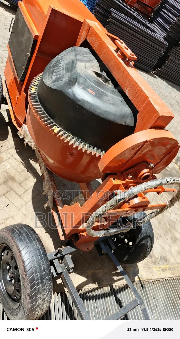 Strong 8 Hp Titan Concrete Mixer 500 LTRS