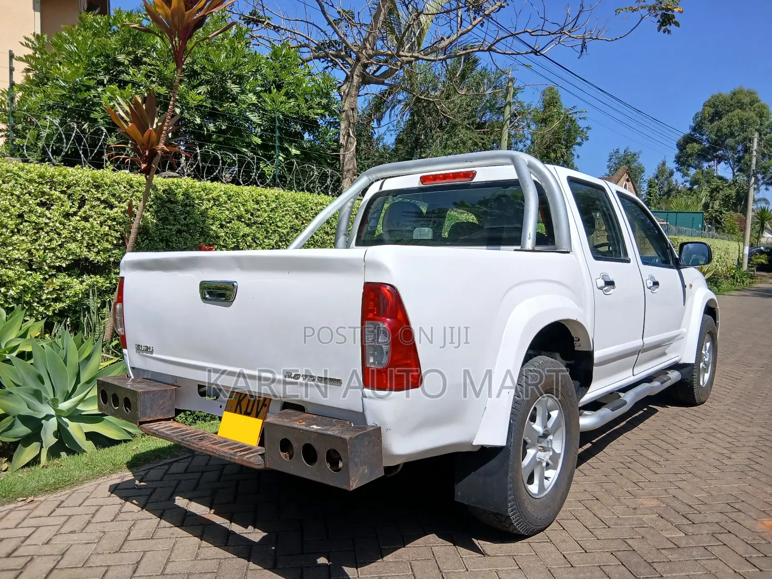 Isuzu D-MAX 2010 White
