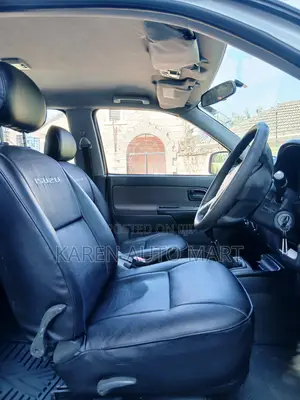 Isuzu D-MAX 2010 White