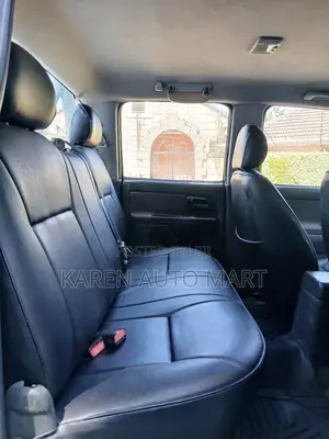 Isuzu D-MAX 2010 White