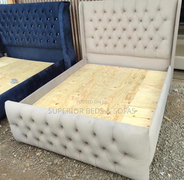 Tufted Wing Bed Size 5 by 6