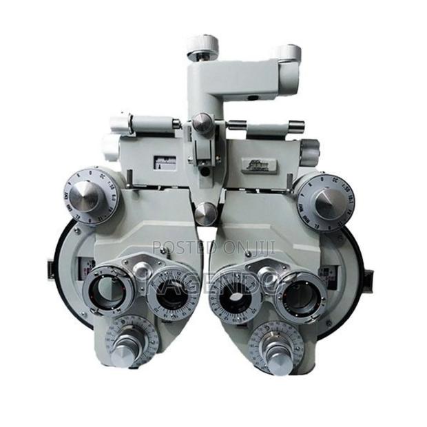 Manual Phoropter – Professional Eye Examination Tool