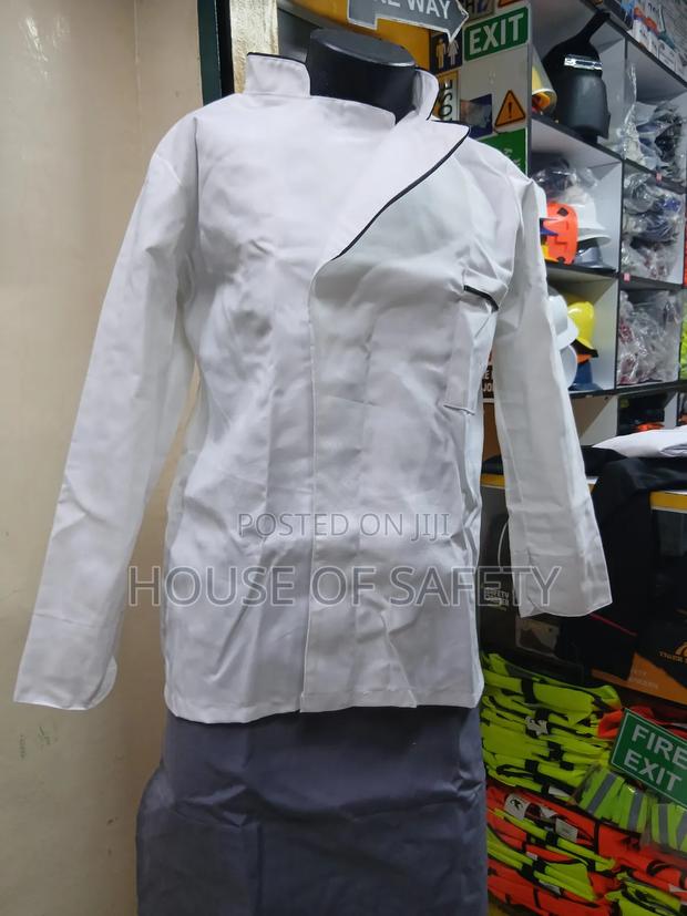 Chefcoats That Hide Spills During Work - main view