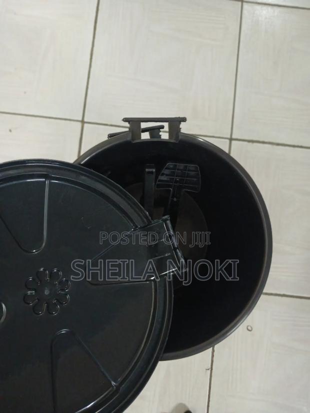 Pedal Bin 10liters - thumbnail 3
