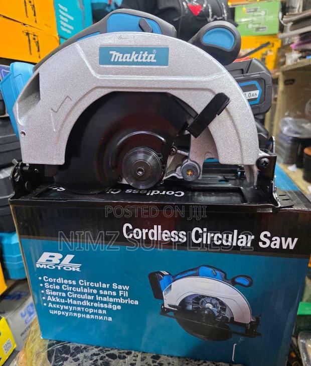 Makita 7" Cordless Circular Saw
